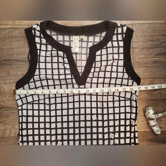 Ema & Michele Women's Medium Dress - Picture 7 of 7